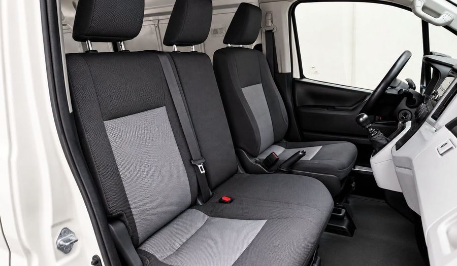 Toyota Hiace 2.8 PANEL SUPERLARGA DIESEL Van 2020