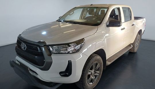 Toyota • Hilux