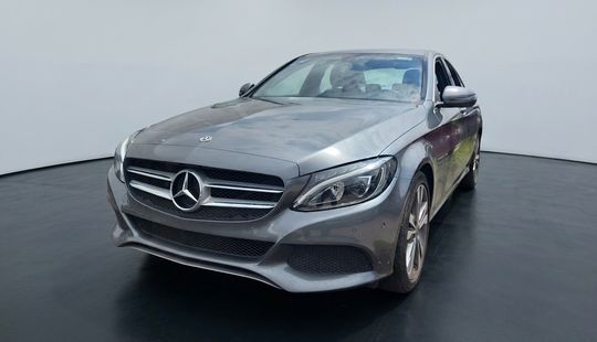 Mercedes Benz • Clase C