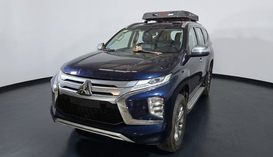 Mitsubishi • Montero