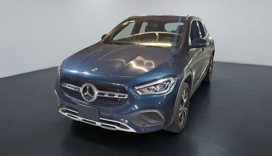 Mercedes Benz • Clase GLA