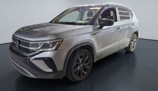 Volkswagen • Taos