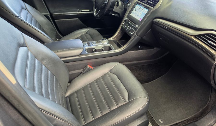 Ford Fusion 2.0 SE LUXURY HYBRID AUTO Sedan 2018
