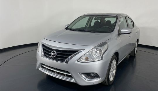 Nissan • Versa
