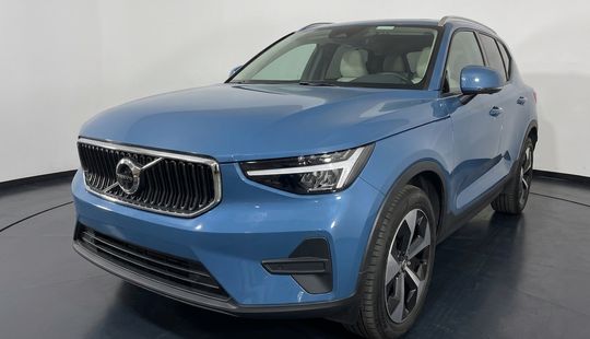 Volvo • XC40