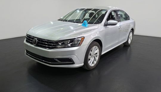Volkswagen • Passat