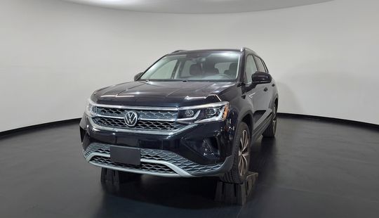 Volkswagen • Taos