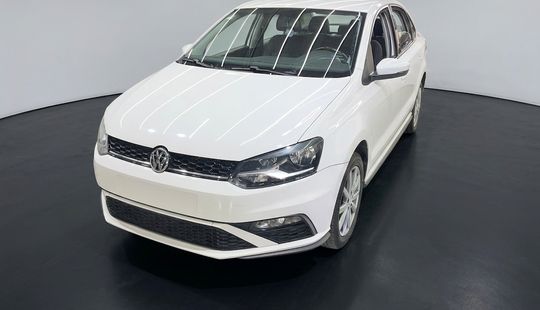 Volkswagen • Vento
