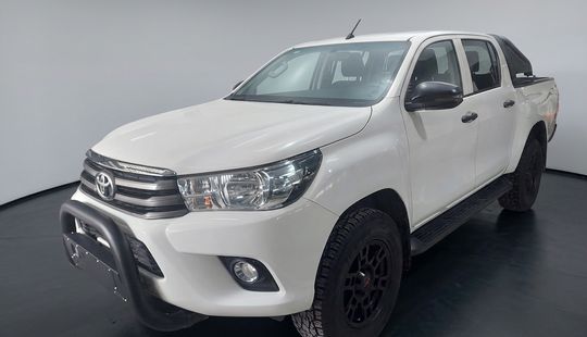 Toyota • Hilux