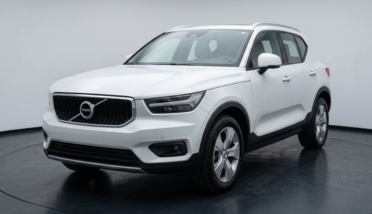 Volvo • XC40