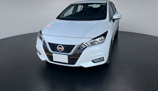 Nissan • Versa