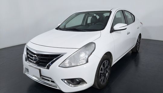 Nissan • Versa