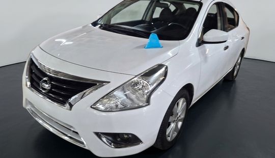 Nissan • Versa