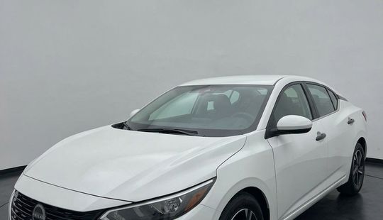Nissan • Sentra