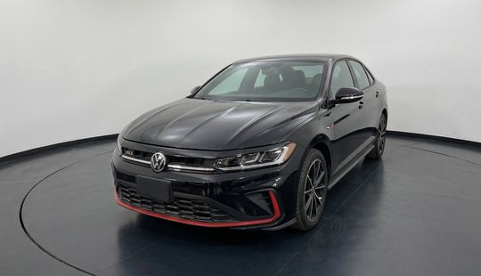 Volkswagen • Jetta
