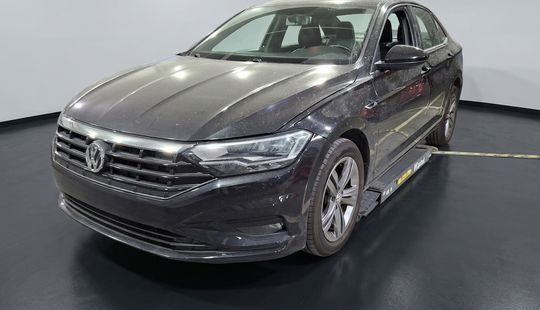 Volkswagen • Jetta