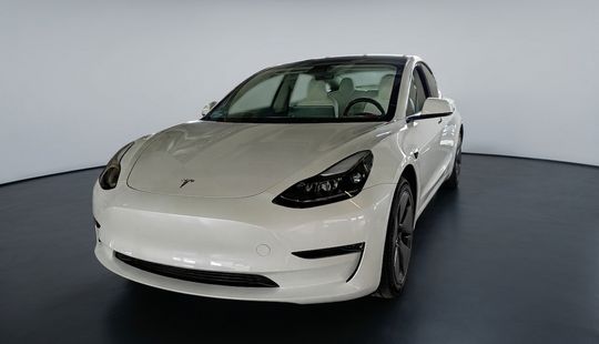 Tesla • Model 3