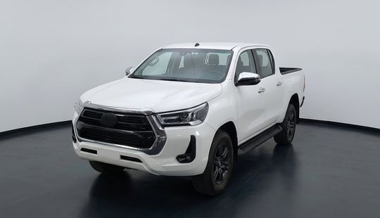 Toyota • Hilux
