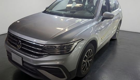 Volkswagen • Tiguan