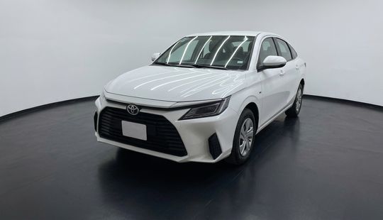 Toyota • Yaris