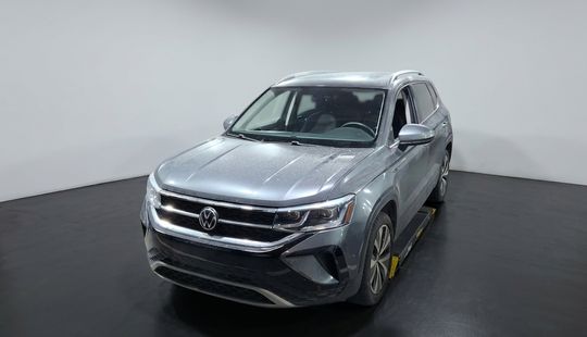 Volkswagen • Taos