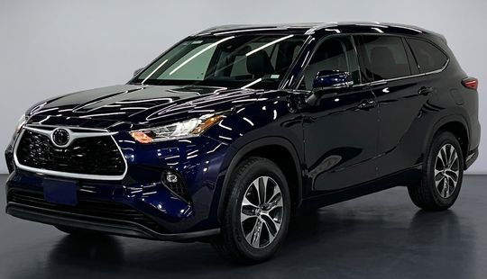Toyota • Highlander