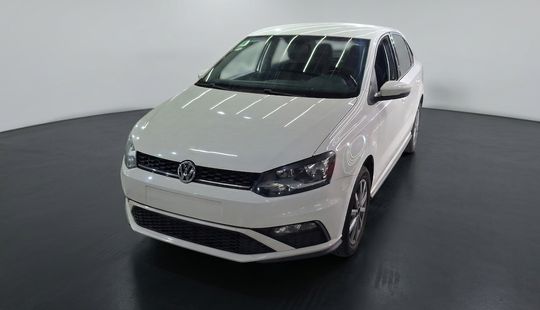 Volkswagen • Vento
