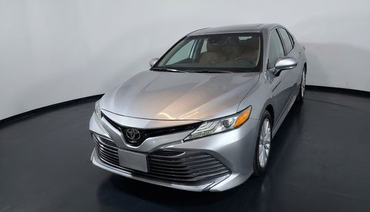 Toyota • Camry