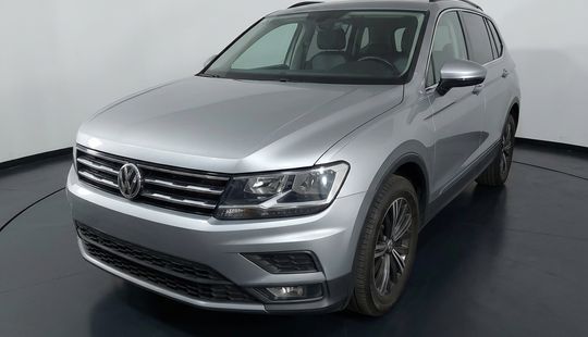 Volkswagen • Tiguan