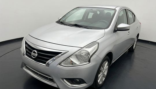 Nissan • Versa