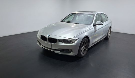 2014 • 93,000 km • Automático