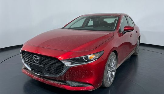 2021 • 63,137 km • Automático