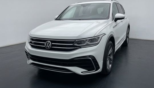 Volkswagen • Tiguan