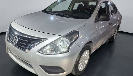 Nissan • Versa
