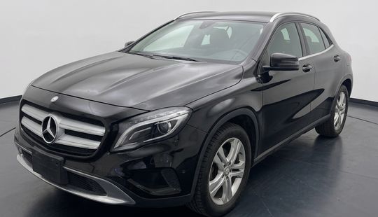 Mercedes Benz • Clase GLA