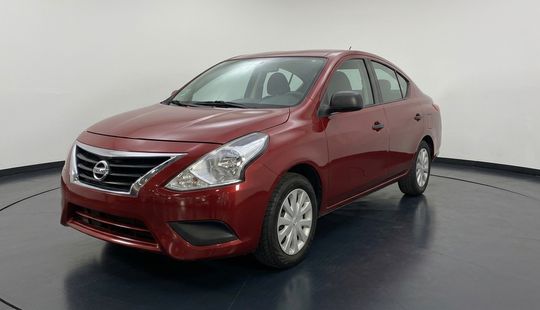 Nissan • Versa