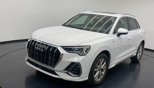 Audi • Q3
