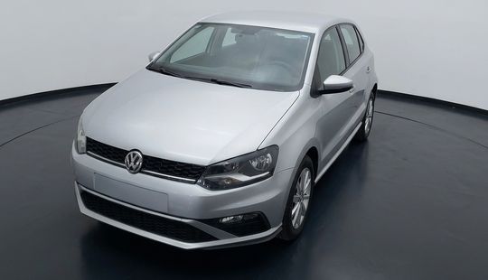 Volkswagen • Polo