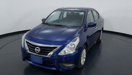 Nissan • Versa