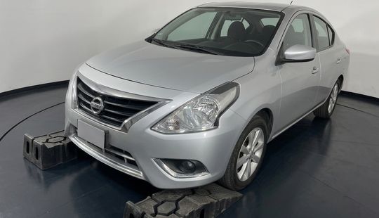 Nissan • Versa