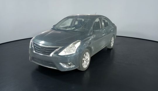 Nissan • Versa