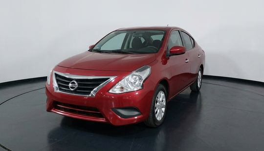 Nissan • Versa