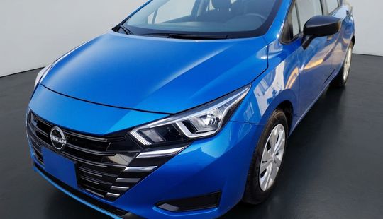 Nissan • Versa