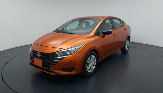 Nissan • Versa