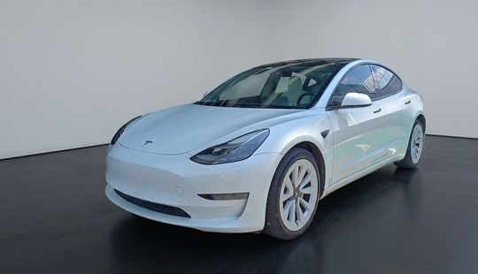 Tesla • Model 3