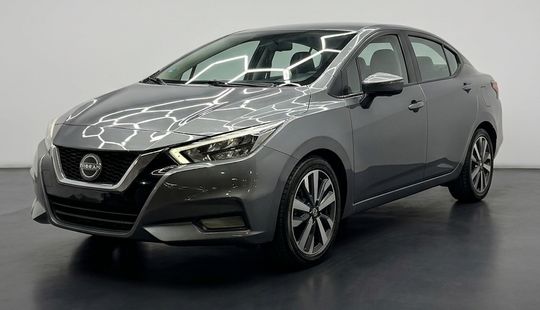 Nissan • Versa