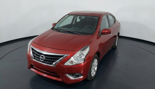 Nissan • Versa