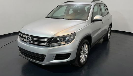 Volkswagen • Tiguan
