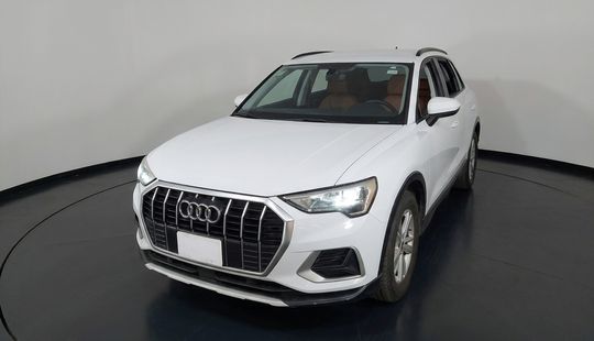Audi • Q3