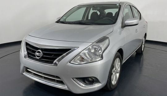 Nissan • Versa